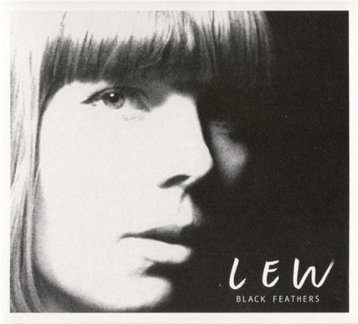 Black feathers lyrics